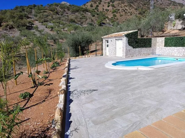 CASA LA FUENTE en ÁLORA — miniatura 4