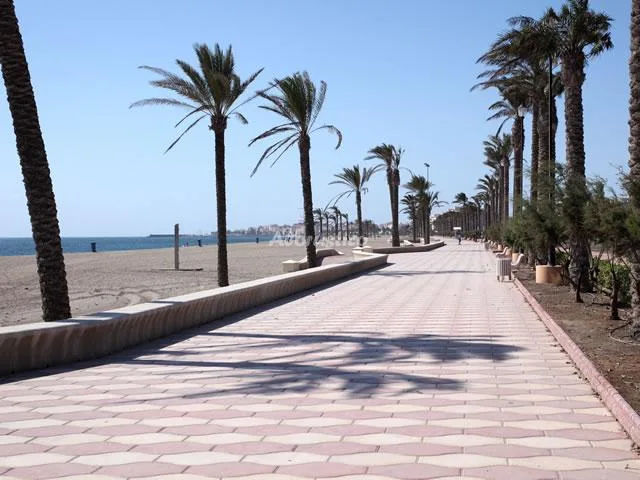 PISO LAS SALINAS 4º J en ROQUETAS DE MAR — miniatura 11