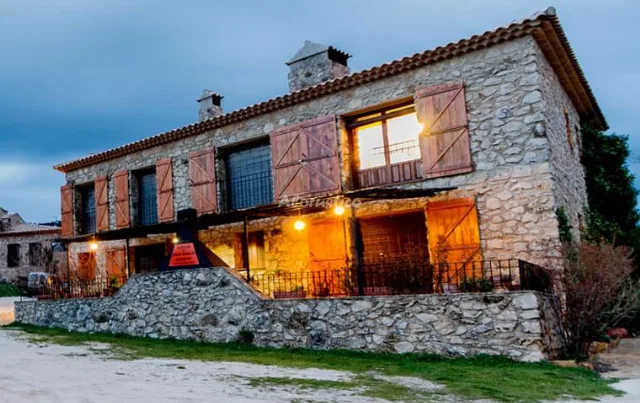 Alojamiento turístico EL ARRANCA - ESTUDIO en RIÓPAR VIEJO · ALBACETE