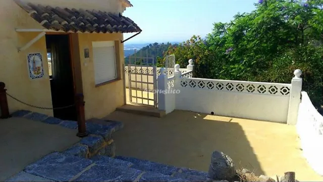 Alojamiento turístico CASA CABRETES en BOLULLA · ALICANTE