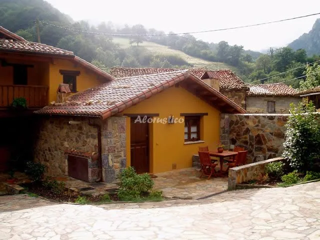 Alojamiento turístico VALLE DE BUEIDA   EL PALACIO en QUIROS · ASTURIAS