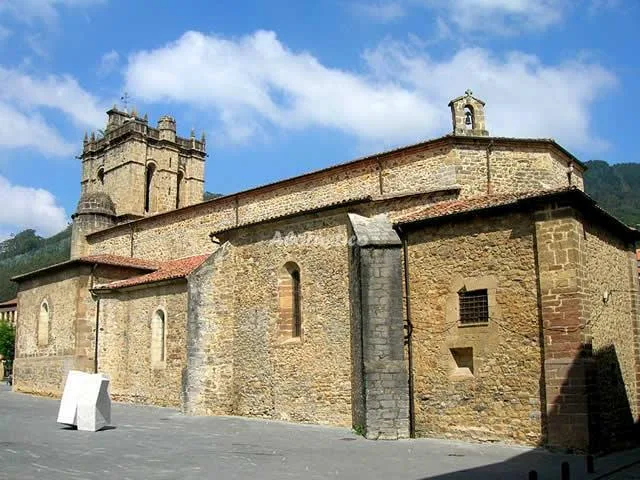Alojamiento turístico LA CABAÑA DE FUENMAYOR en SALAS · ASTURIAS