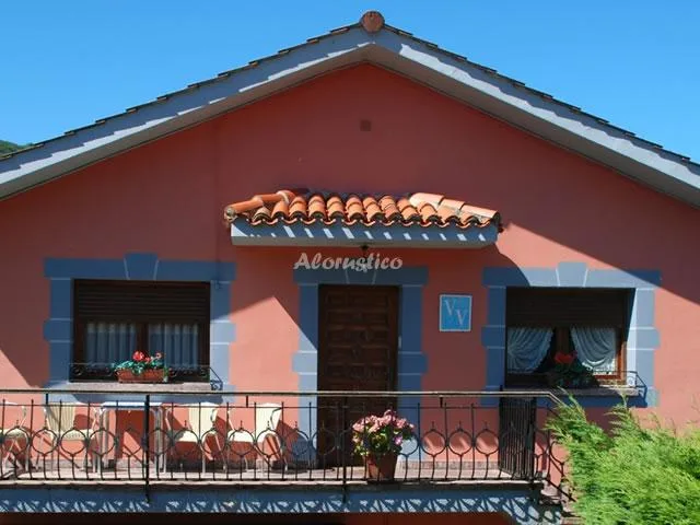 Alojamiento turístico LA CASA DE CAROLINA en AVÍN · ASTURIAS