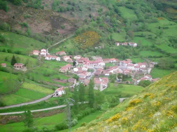 Alojamiento turístico LA GUERGOLA - TRESCUEVAS en POLA DE SOMIEDO · ASTURIAS