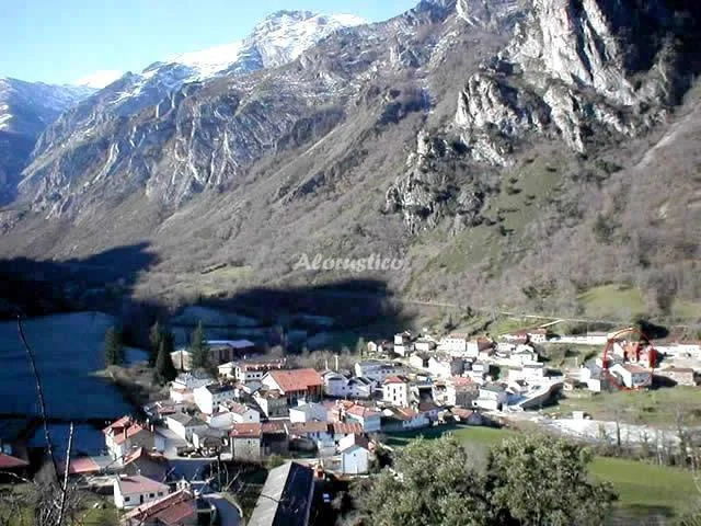 LA GUERGOLA - TRESCUEVAS en POLA DE SOMIEDO — foto 2