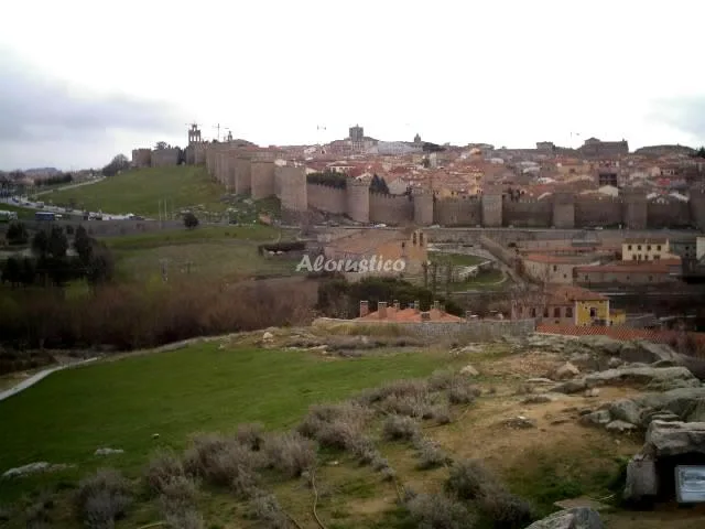 Alojamiento turístico PARAJE LA ISLA en SALOBRAL · ÁVILA