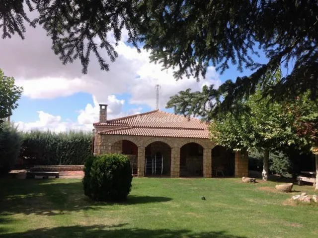 Alojamiento turístico CASA EL CORDEL en LA SERRADA · ÁVILA