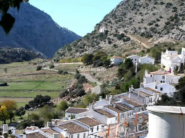 Alojamiento turístico CASA VICTORIA - LA VUELTA CHICA en VILLALUENGA DEL ROSARIO · CÁDIZ