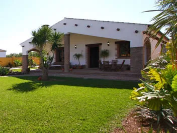 CASA GARCIA CAMACHO en CONIL DE LA FRONTERA — foto 1 de 25
