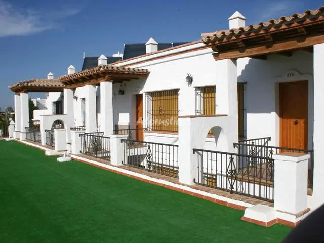 Alojamiento turístico APARTAMENTOS EL ROQUEO en CONIL DE LA FRONTERA · CÁDIZ