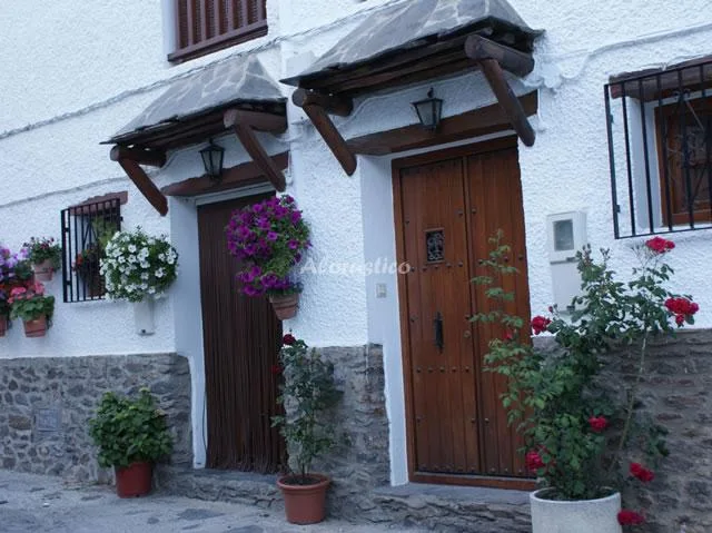 Alojamiento turístico CASA LA ERMITA en BUBIÓN · GRANADA