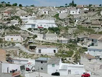 Alojamiento turístico EL LUGAR BLANCO-APARTAMENTO PLANTA BAJA-4 PERSONAS en ZÚJAR · GRANADA