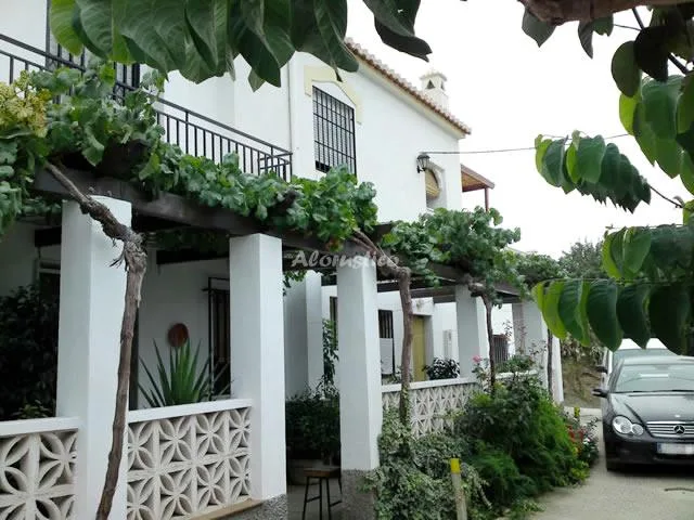Alojamiento turístico CORTIJO TEJAR ALTO en LOS CARLOS (LUJAR) · GRANADA