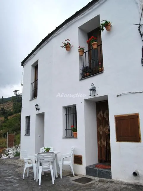 Alojamiento turístico CASA PRÍNCIPE en PAMPANEIRA · GRANADA