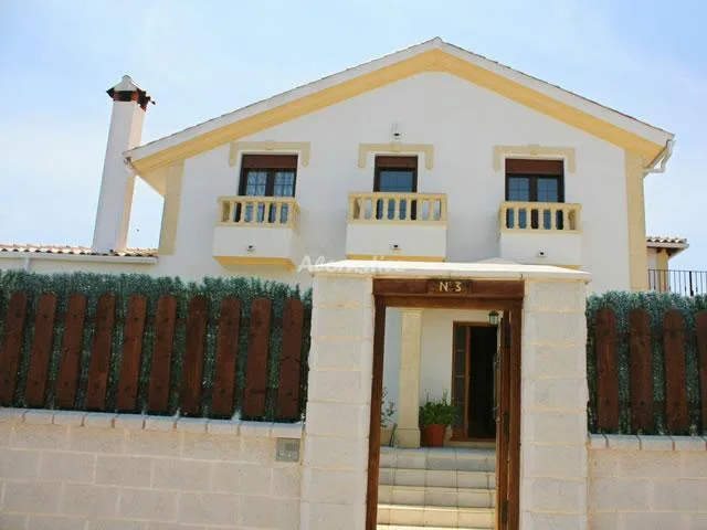 Alojamiento turístico CHALET LOS ALMENDROS en OTURA · GRANADA
