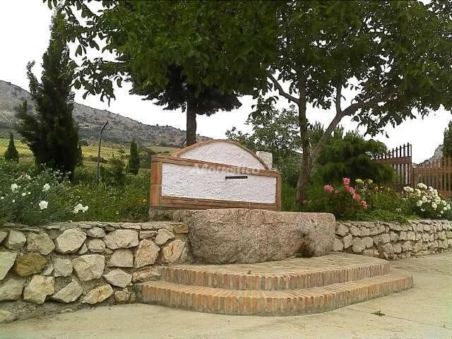 Alojamiento turístico CORTIJO VENTA ALAZORES-CASA GRANDE en LOJA · GRANADA