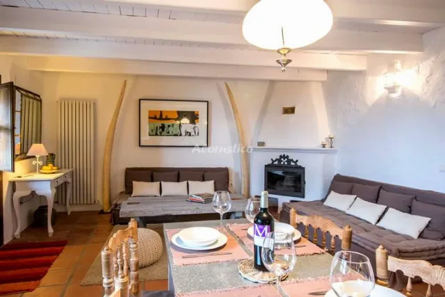 CASA DE LA ROCA en PITRES — miniatura 11