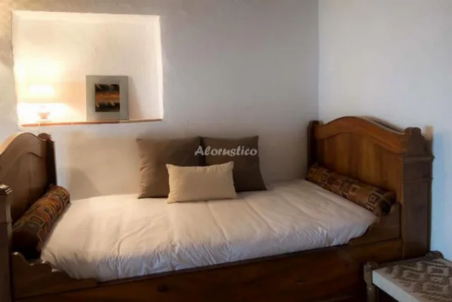 CASA DE LA ROCA en PITRES — miniatura 20