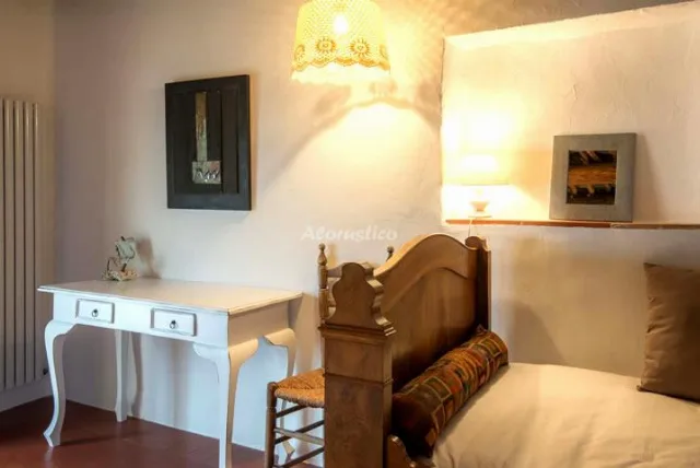 CASA DE LA ROCA en PITRES — miniatura 21