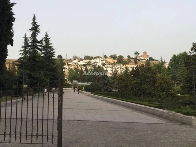 Alojamiento turístico PISO TRIUNFO en GRANADA · GRANADA