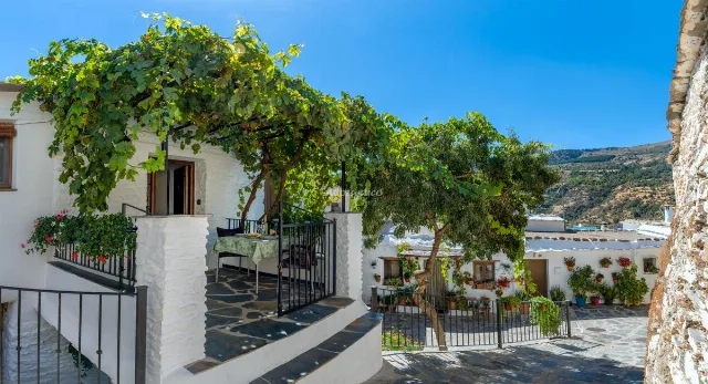 Alojamiento turístico CASA ANTONIA CON TERRAZA en CAPILEIRA · GRANADA
