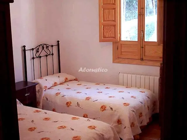 CASA EL OLIVO en CASTARAS — miniatura 4