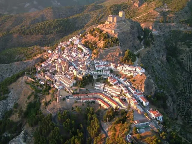 Alojamiento turístico LOS HUERTOS DE SEGURA-ESTUDIO STANDAR (2 CAMAS) en SEGURA DE LA SIERRA · JAÉN