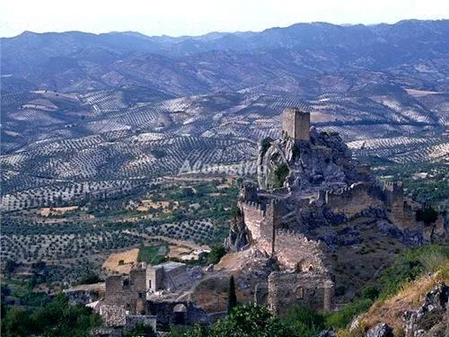 Alojamiento turístico FUENTE CULEBRA-CASA ENCINA en LA IRUELA · JAÉN
