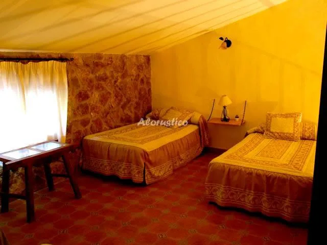 FUENTE CULEBRA-CASA CEREZO en LA IRUELA — miniatura 15