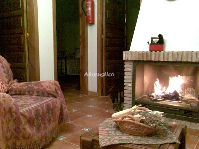 CASA LOS CLAVELES ROJOS en HINOJARES — miniatura 13