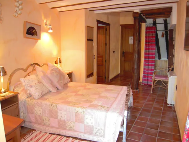 LA CASA DE LA ABUELA CLOTILDE en HORNOS DE SEGURA — foto 2