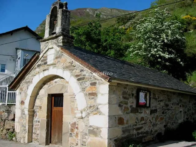 Alojamiento turístico CASA ANTONIO Y BENINA en VILLABLINO · LEÓN