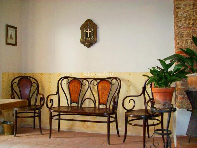 EL PATIO DE LA CALLE DE LA IGLESIA en COMARES — miniatura 14