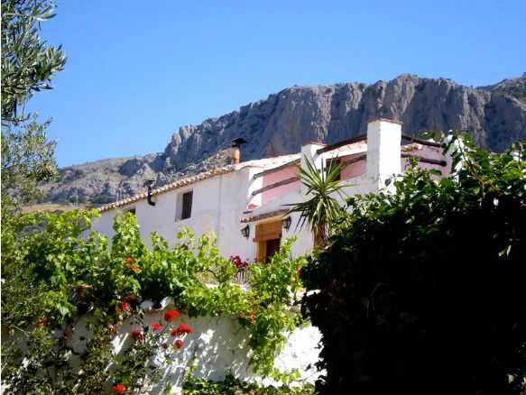 Alojamiento turístico CORTIJO PULGARIN. CASA APRISCO en ALFARNATEJO · MÁLAGA