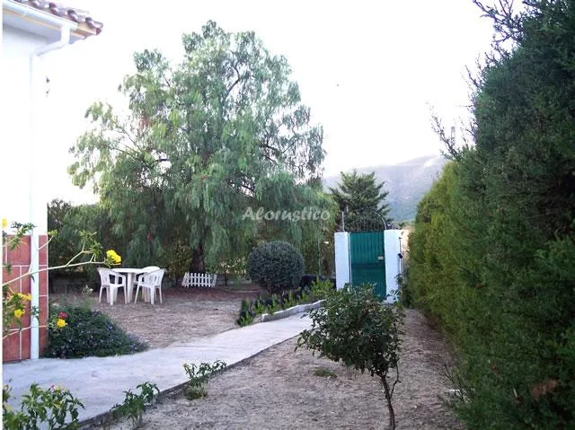 Alojamiento turístico FINCA HEVILLA en ALOZAINA · MÁLAGA