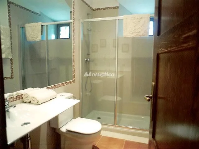 CASA LA LLAVE DE MIRAFLORES en MIRAFLORES DE LA SIERRA — miniatura 8