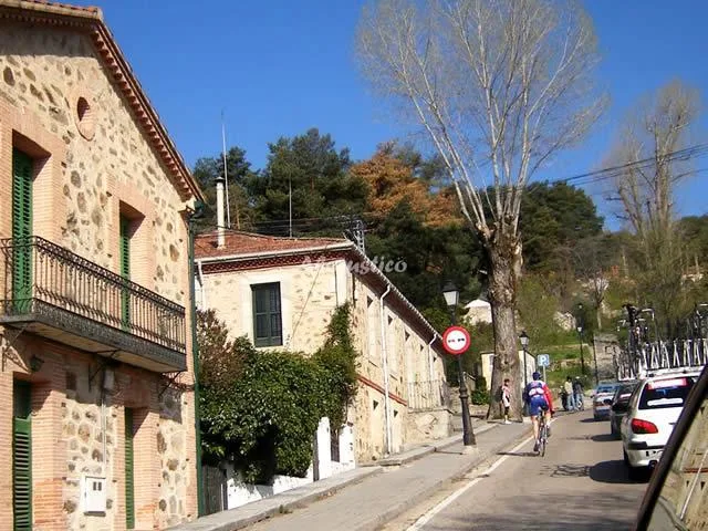 Alojamiento turístico EL HÓRREO--LA CARCAMALA en MIRAFLORES DE LA SIERRA · MADRID