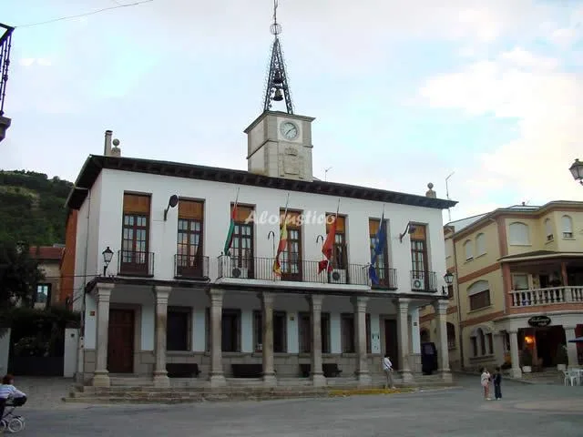 EL HÓRREO--LA CARCAMALA en MIRAFLORES DE LA SIERRA — miniatura 8