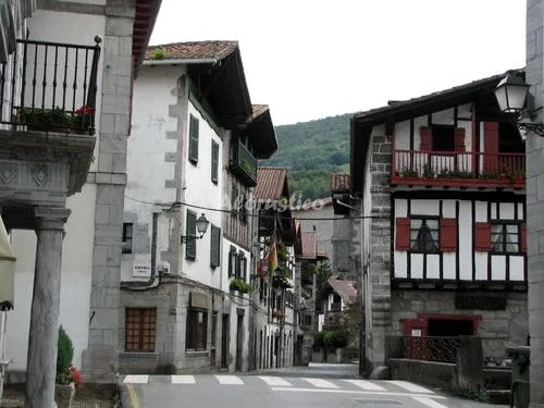 Alojamiento turístico CASA RURAL ALAN-ZAHAR---APTO 2 en LESAKA · NAVARRA
