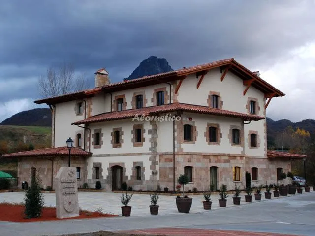 Alojamiento turístico HOTEL OLATZEA - HABITACIÓN DOBLE en ARBIZU · NAVARRA