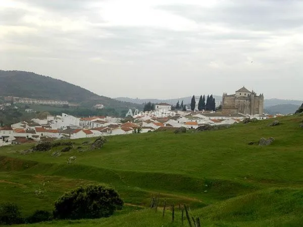 Alojamiento turístico CASA BARRIO NUEVO en CAZALLA DE LA SIERRA · SEVILLA