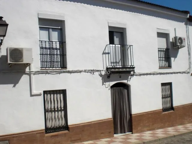 Alojamiento turístico CASA LA LAGUNA en GERENA · SEVILLA