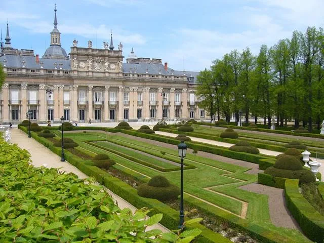 Alojamiento turístico LA GRANJA-2º B (ÁTICO) en LA GRANJA DE SAN ILDEFONSO · SEGOVIA