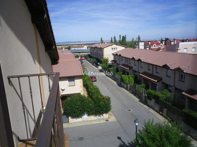 Alojamiento turístico CASA ROMÁN II DUPLEX RUSTICO en RIAZA · SEGOVIA