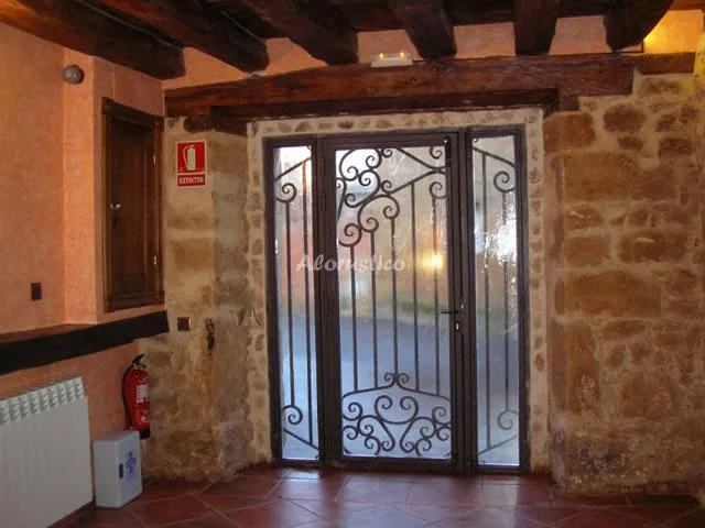 Alojamiento turístico CASA DE LA VILLA - APARTAMENTO (PLANTA BAJA) en FUENTEPINILLA · SORIA