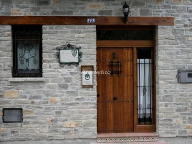 Alojamiento turístico CASA RURAL TERESA--HAB. SERGORBINA (MATRIMONIO) en LIBROS · TERUEL