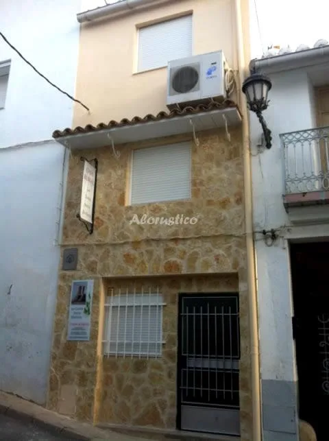 Alojamiento turístico CASITA SANTA BARBARA en MACASTRE · VALENCIA