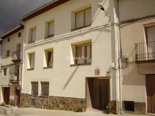 Alojamiento turístico APARTAMENTO LUNA en MUNEBREGA · ZARAGOZA