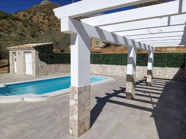 CASA LA FUENTE en ÁLORA — miniatura 13