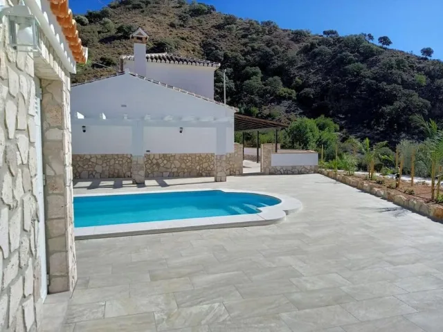 CASA LA FUENTE en ÁLORA — miniatura 19